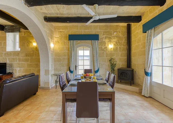 Villa Girardu Victoria