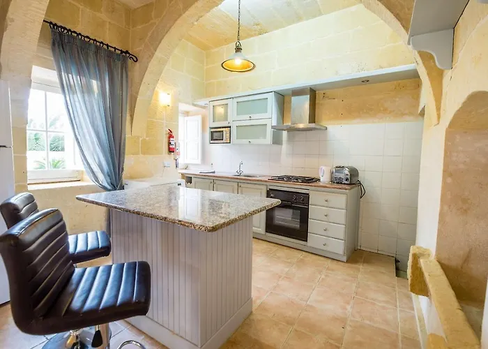 Villa Girardu Victoria